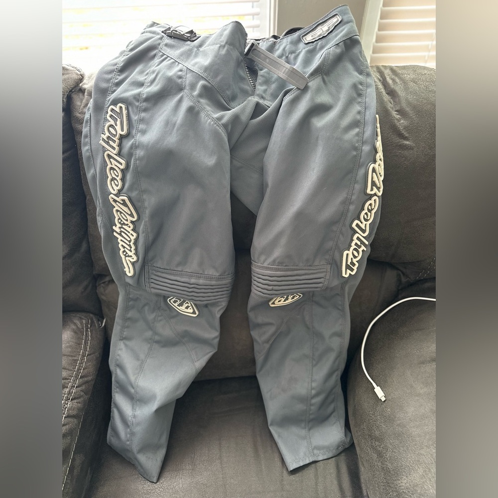 Troy lee motocross pants in great condition !